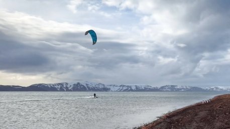 ва рекорда по кайтсерфингу в Антарктике принадлежат шестнадцатилетнему Александру Кузьмину